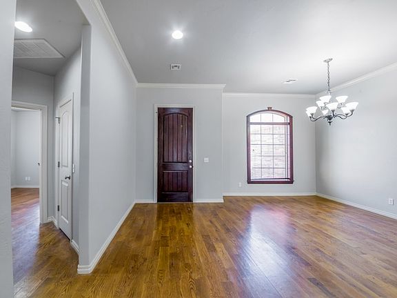 5th image of 3616 S Persimmon St