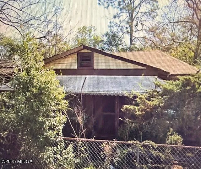 109 Samuel Jones St photo 1