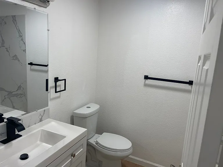 721 Oak St Downtown Stockton — Photo 6