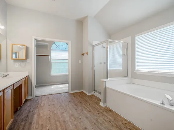 4229 Kingsburg Dr, Round Rock, TX 78681