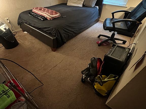 3rd image of 8891 Salmon Falls Dr APT B