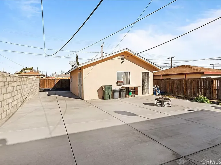 16738 Merrill St — Photo 3