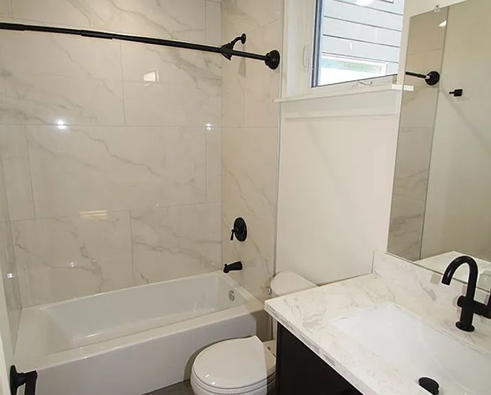 5634 Brooklyn Ave NE #B — Photo 11