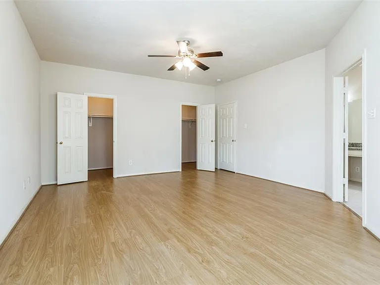 1138 Evandale Ln — Photo 14