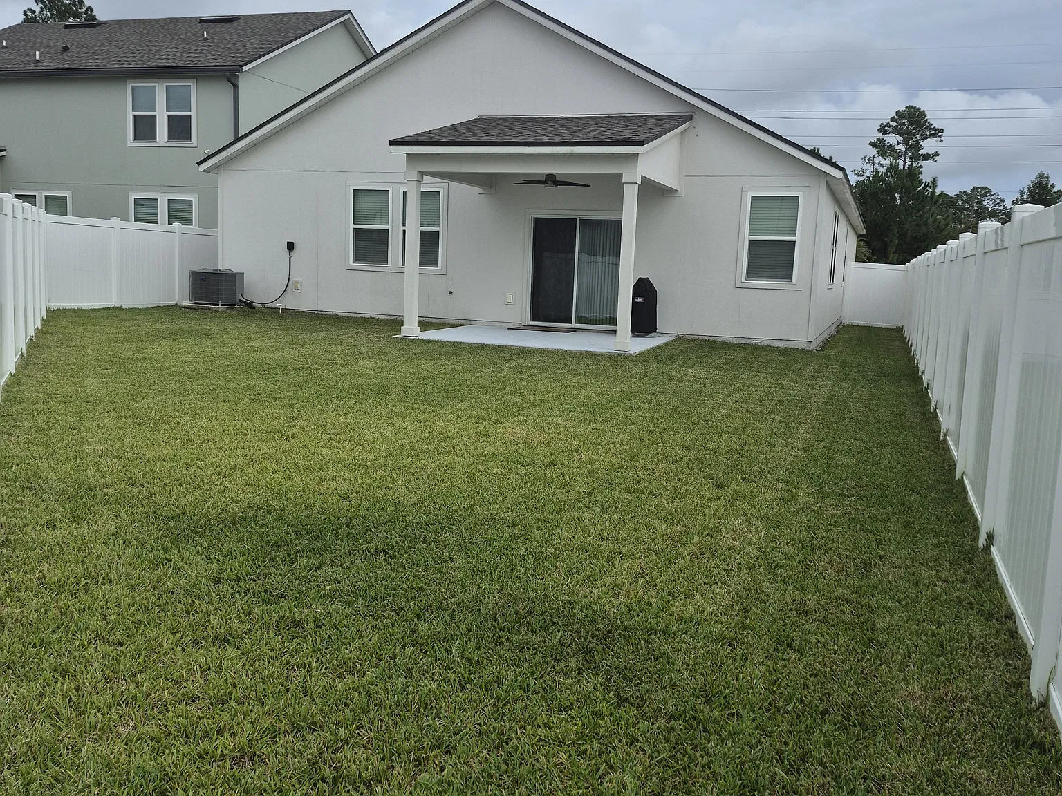 4 bed, 2074 sqft, $2,670 — Photo 3