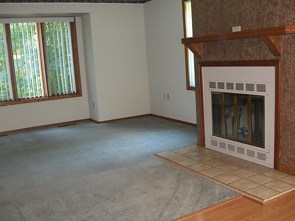 5th image of 3975 Sunshine Dr NW