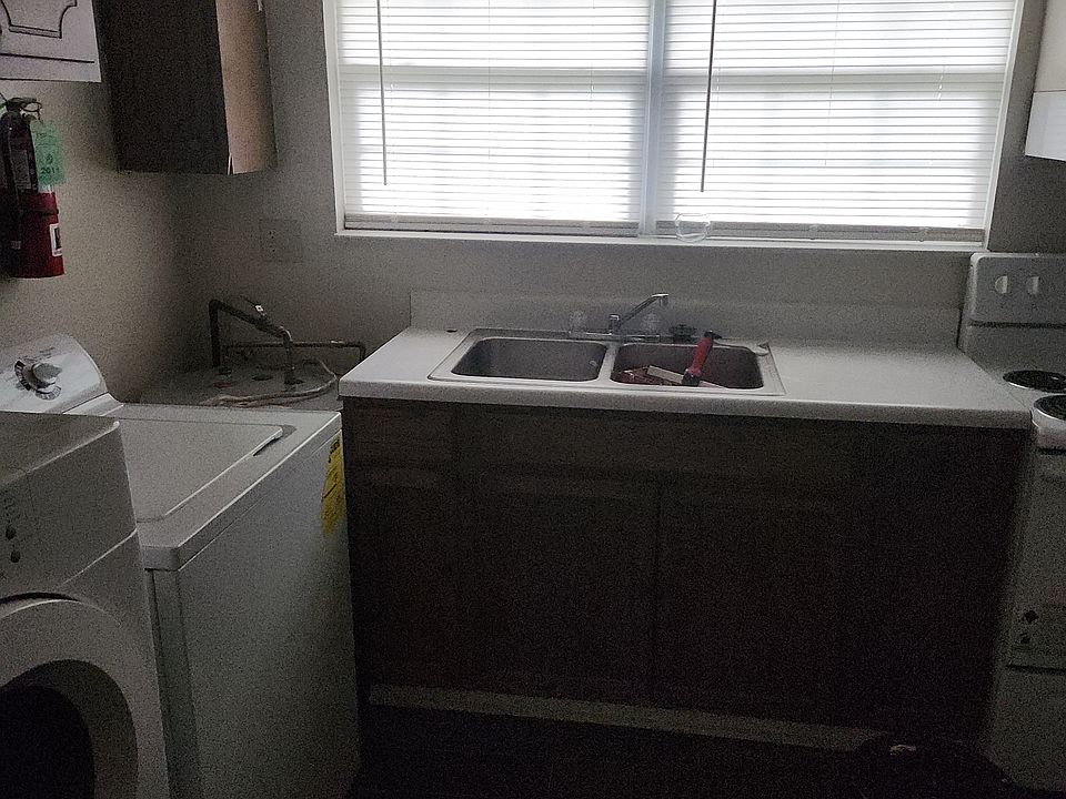 2nd image of 132I Jordan St