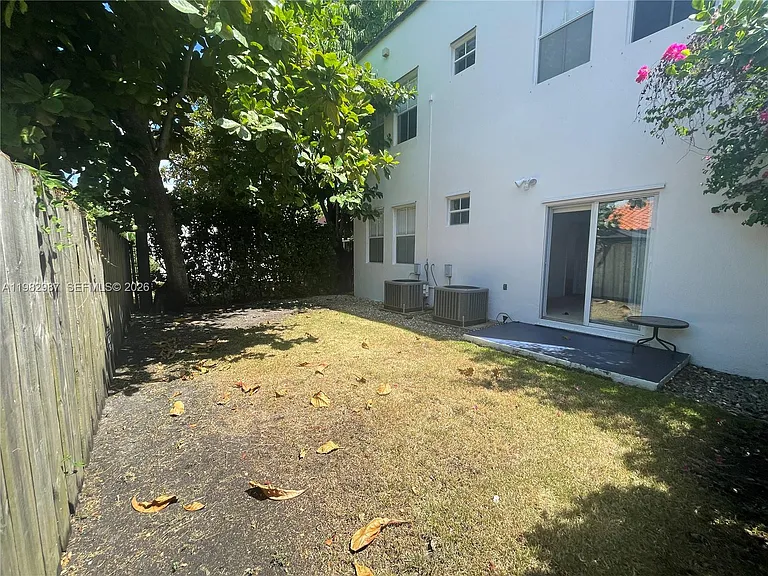 3421 SW 25th St #1 — Photo 37