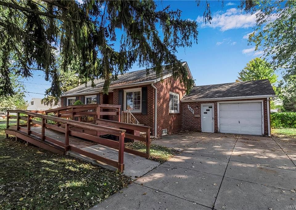 1st image of 265 Aurora Ave