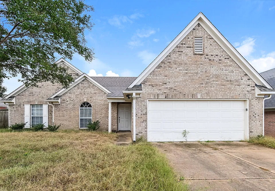 1923 Clairmont Dr