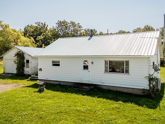 2nd image of 3934 Shore Rd W