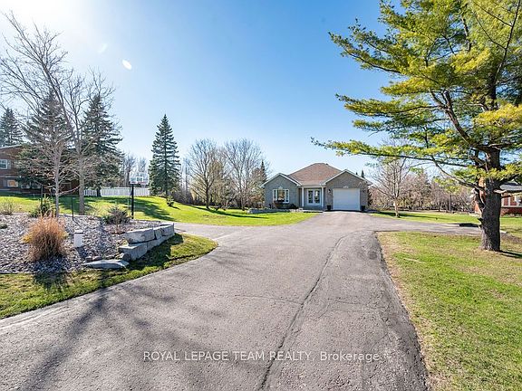 2nd image of 230 Opeongo Rd