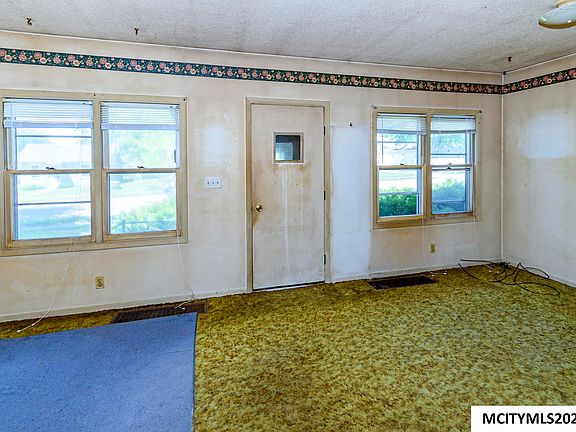 2nd image of 1021 N Tyler Ave