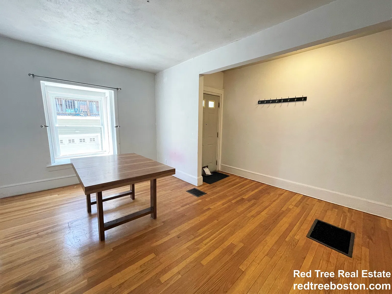 5 bed, 2000 sqft, $9,000 — Photo 2