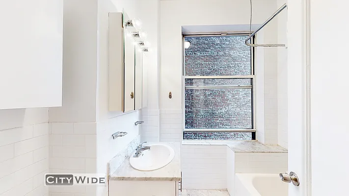 Rented by City Wide Apartments | media 7