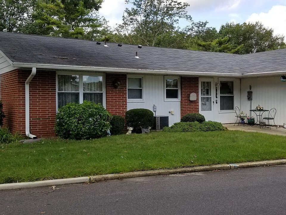 1st image of 622D Huntington Dr #100D