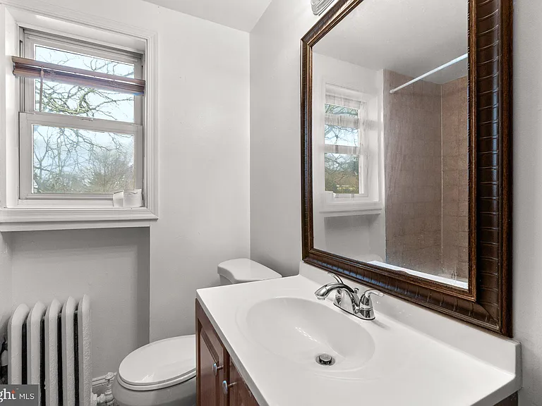 8904 Church Ln — Photo 23