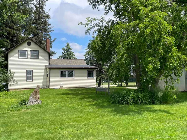 2909 Dawson Lake Rd, Caledonia, IL 61011