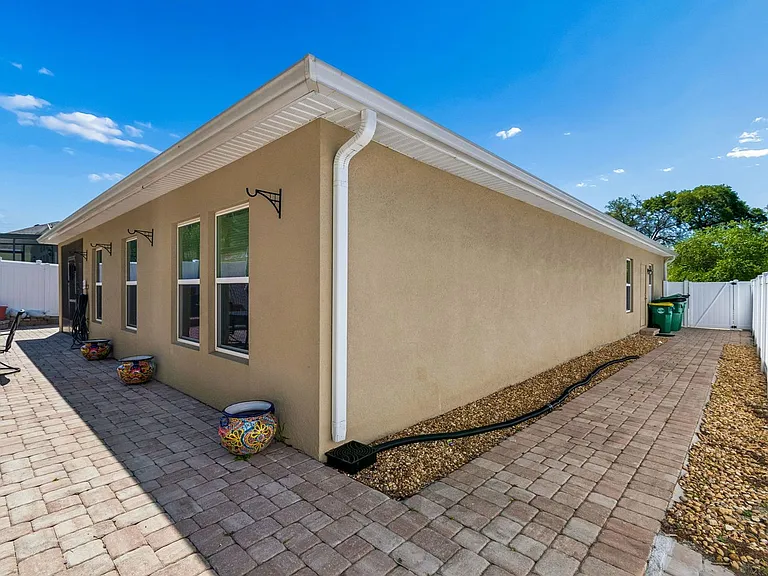 107 Parkhurst Ln — Photo 36