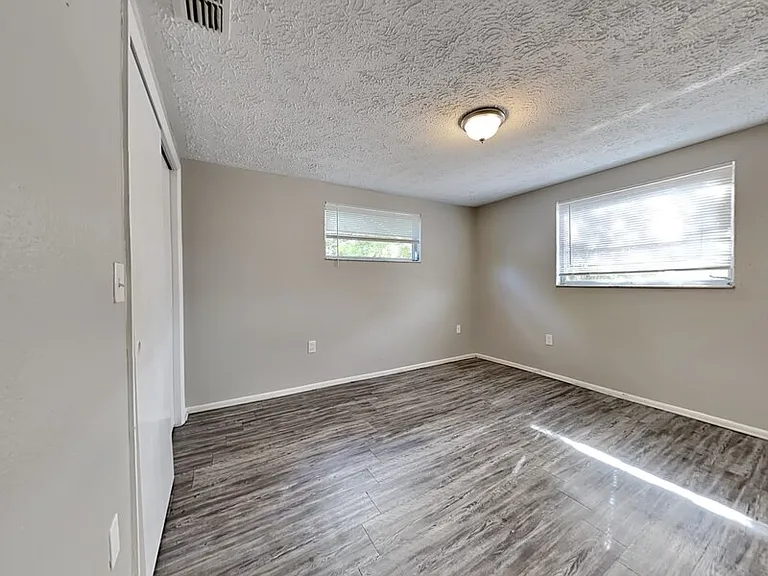 7431 San Moritz Dr — Photo 11