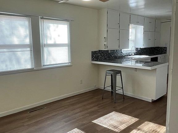 5th image of 622 Sycamore Ave