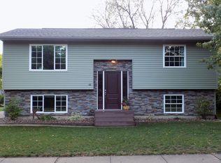 88 Brook Cir, Pella, IA 50219