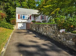 12 Arbor Ct, Norwalk, CT 06854