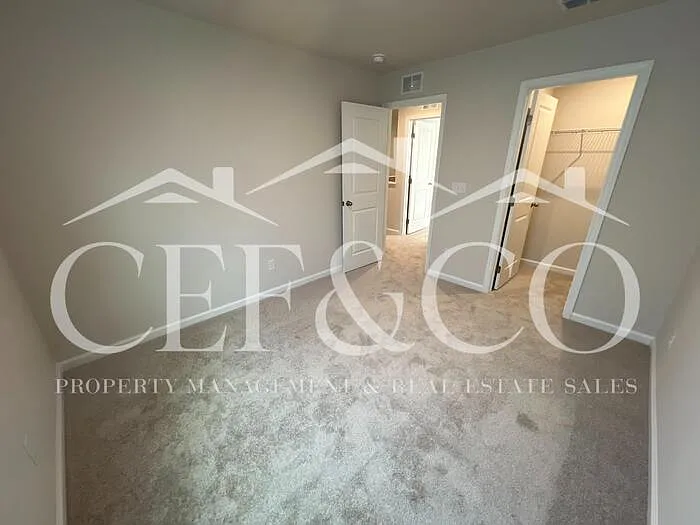 921 Delia Ave — Photo 32