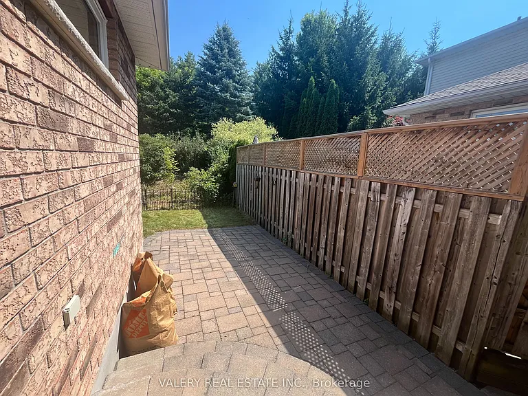 555 Grasslands Ct — Photo 35