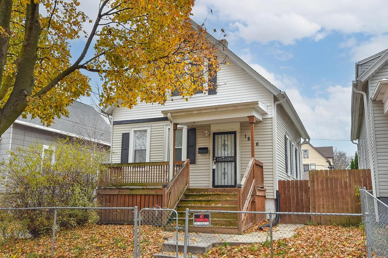 1856 North 24th PLACE photo 1