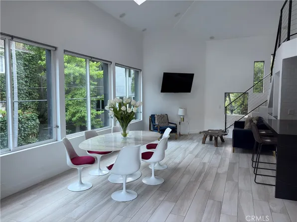 10051 Westwanda Dr, Beverly Hills, CA 90210