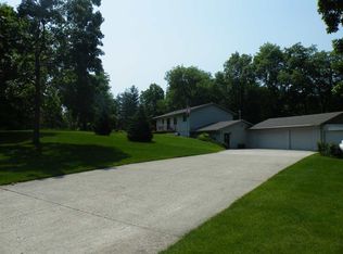 1170 Hickory Ridge Dr, Buckingham, IA 50612