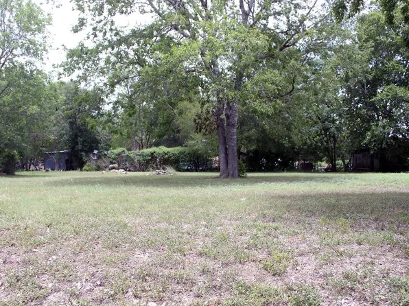 0 N Pecos St, Lockhart, TX 78644