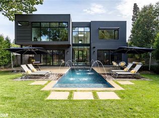 539 Jeanette Dr, Oakville, ON L6K1M9