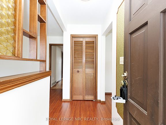 4th image of 105 Hillview Rd