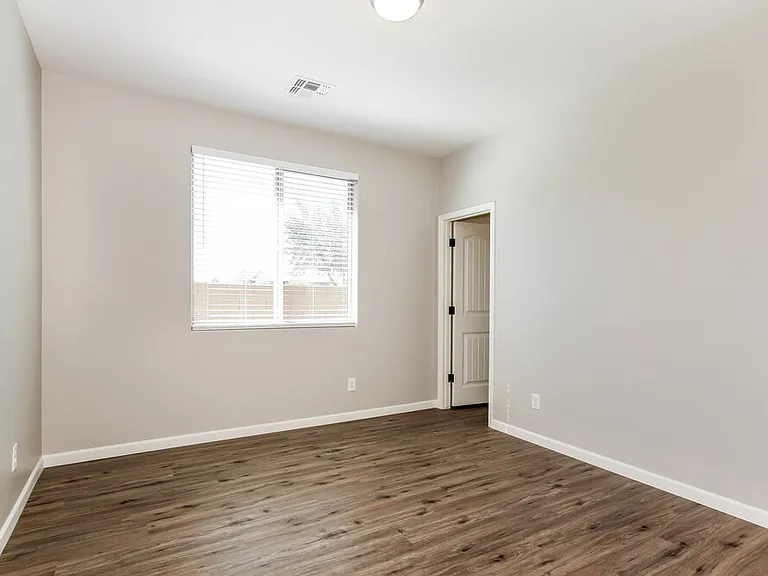 12145 W Patrick Ln — Photo 11