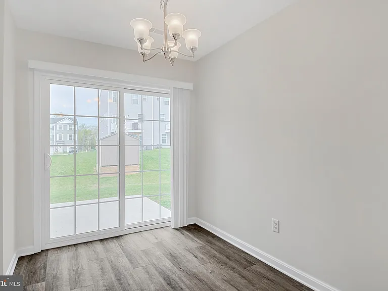 2607 Maplewood Cir — Photo 11