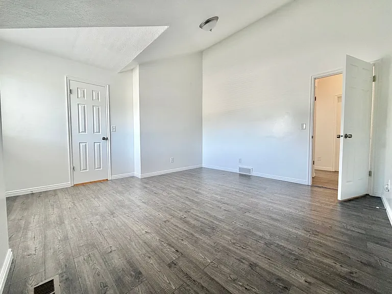1091 & 1099 W Shepard Ln — Photo 14