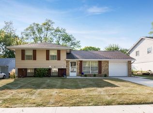 64 W Post Rd NW, Cedar Rapids, IA 52405