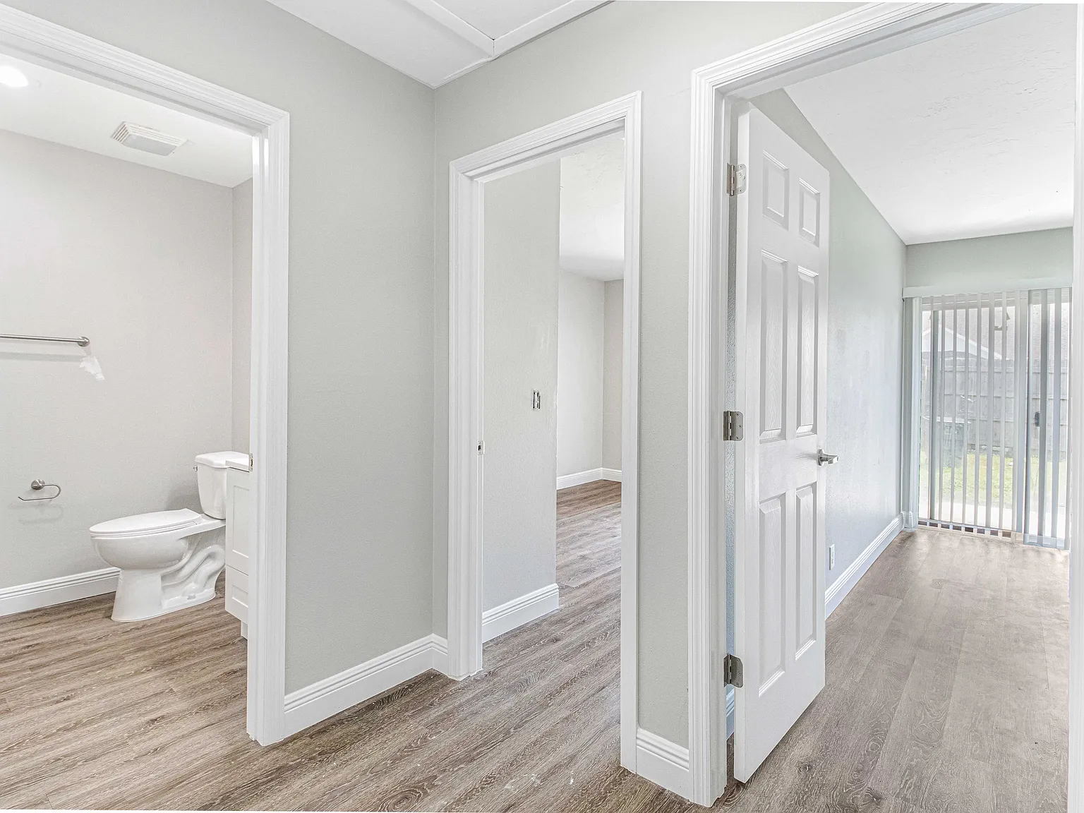 2 bed, 967 sqft, $1,400 — Photo 2