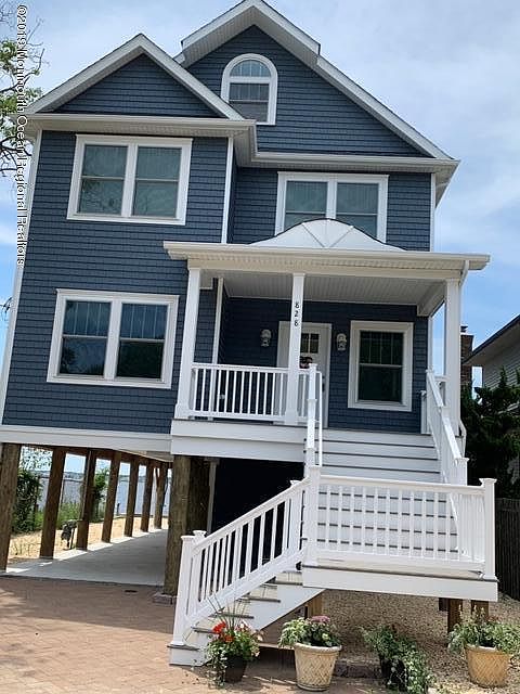 1st image of 828 McKinley Ave