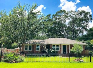 1120 Country Club Dr, Baton Rouge, LA 70806
