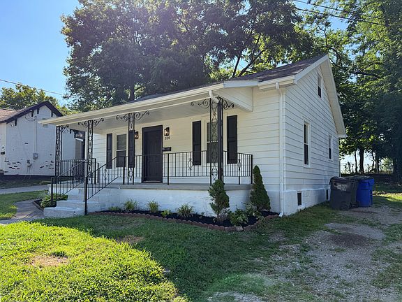 4th image of 520 Pemberton St