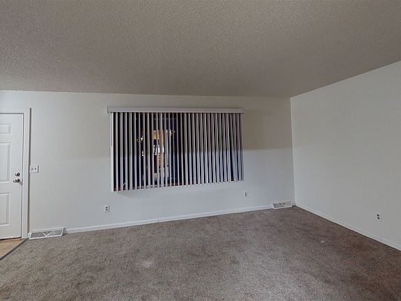 331-W-Indiana-Ave-Living-Room (3)