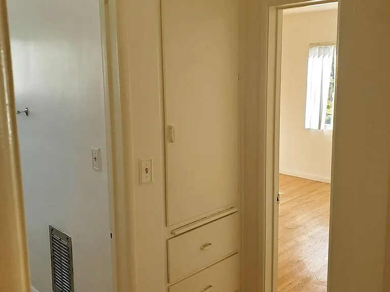11401 Washington Pl — Photo 3
