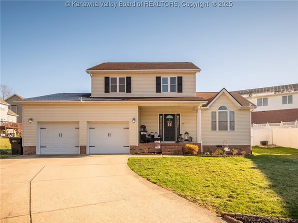 204 Gabrielle Ct, Hurricane, WV 25526