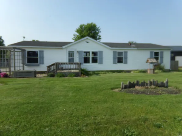 221 W Pearl St, Ashley, IN 46705