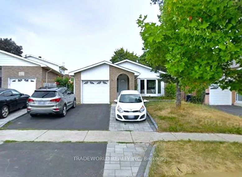 54 Bridley Dr #MAIN FLOOR