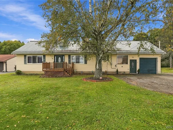 37 S Vaughn St, Springville, NY 14141