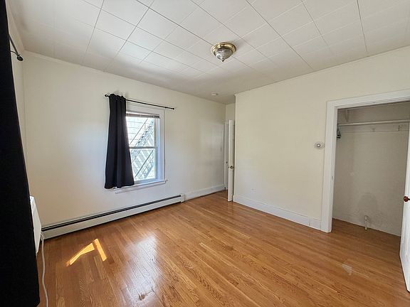 4th image of 11 Snow St #2R